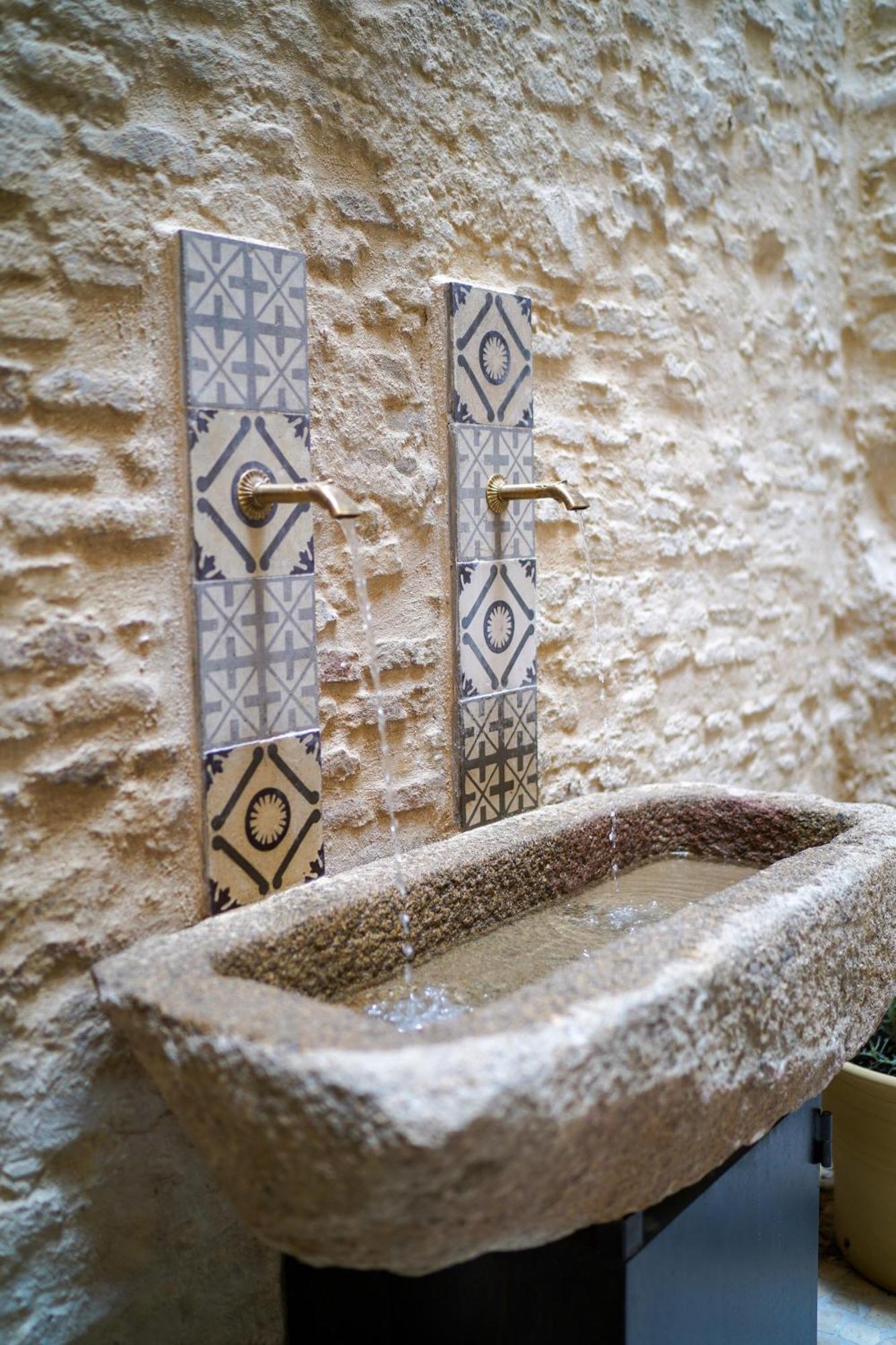 Fuente Cathedral Sevilla Bagian luar foto
